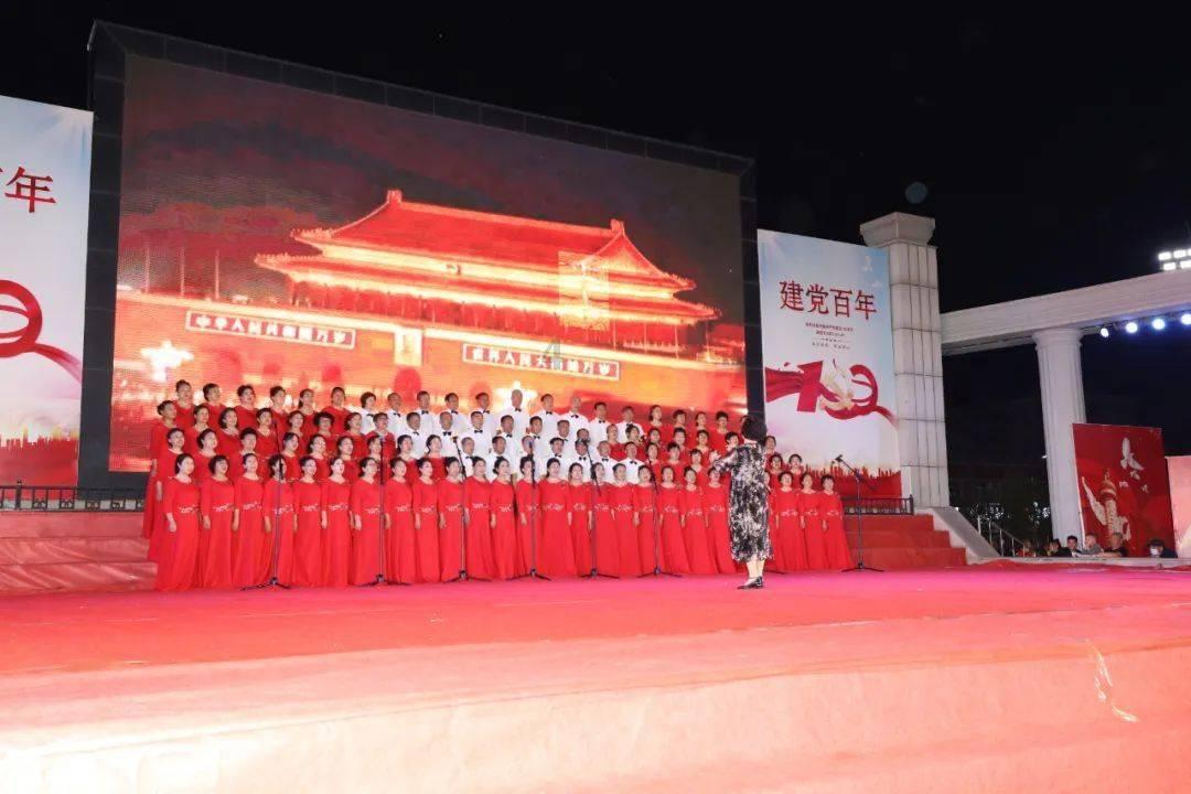 杨幂带货实力太强,身穿千元中式现身二次联排,品牌认证同款卖疯